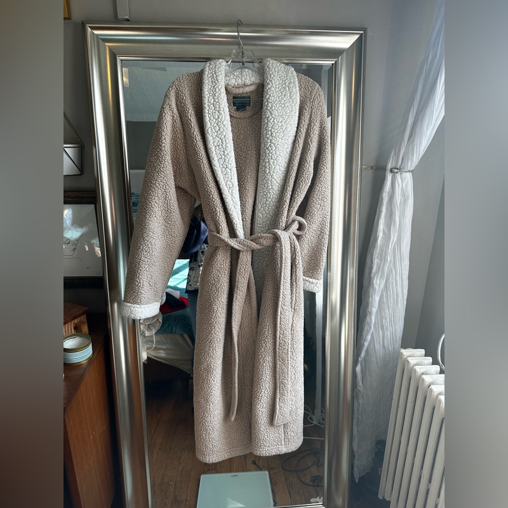 Super comfy barley used Hamacher Schlemmer robe.